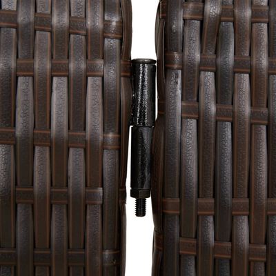 Detailed view of hinge/toggle connector on woven panel
