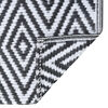 vidaXL Outdoor Carpet White and Black Polypropylene 63.0 x 90.6 in